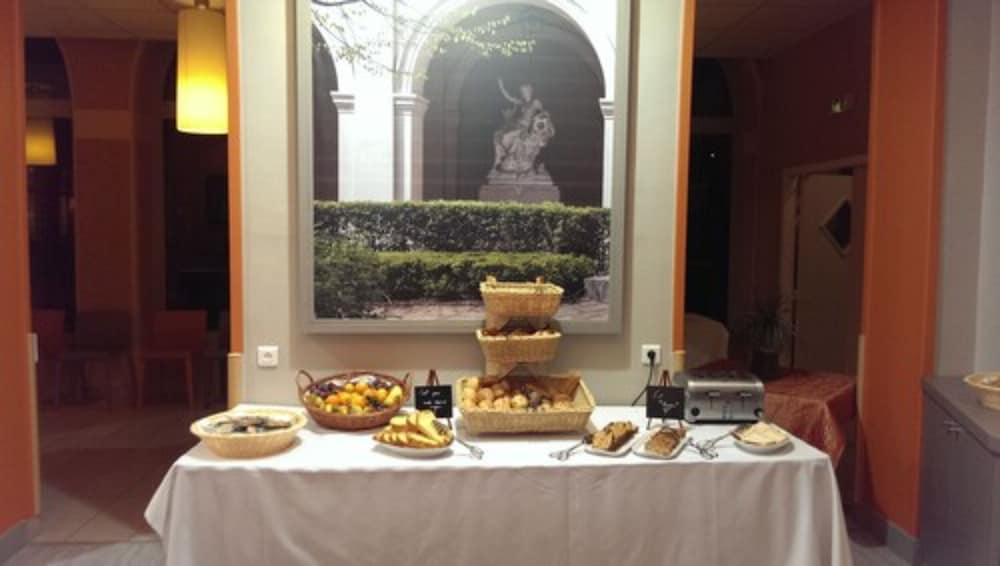 Domaine Lyon Saint Joseph Hotel Sainte Foy les Lyon Bagian luar foto